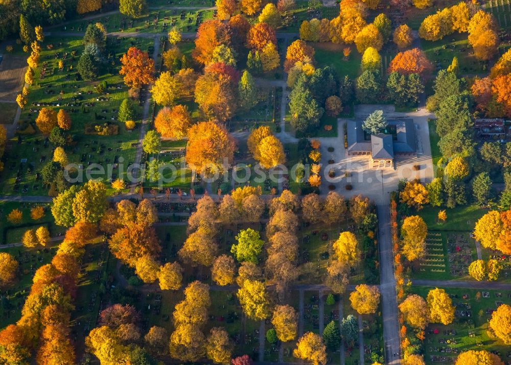 Gladbeck from the bird's eye view: Grave rows on the autumnal grounds of the cemetery Rentfort in Gladbeck in the state of North Rhine-Westphalia