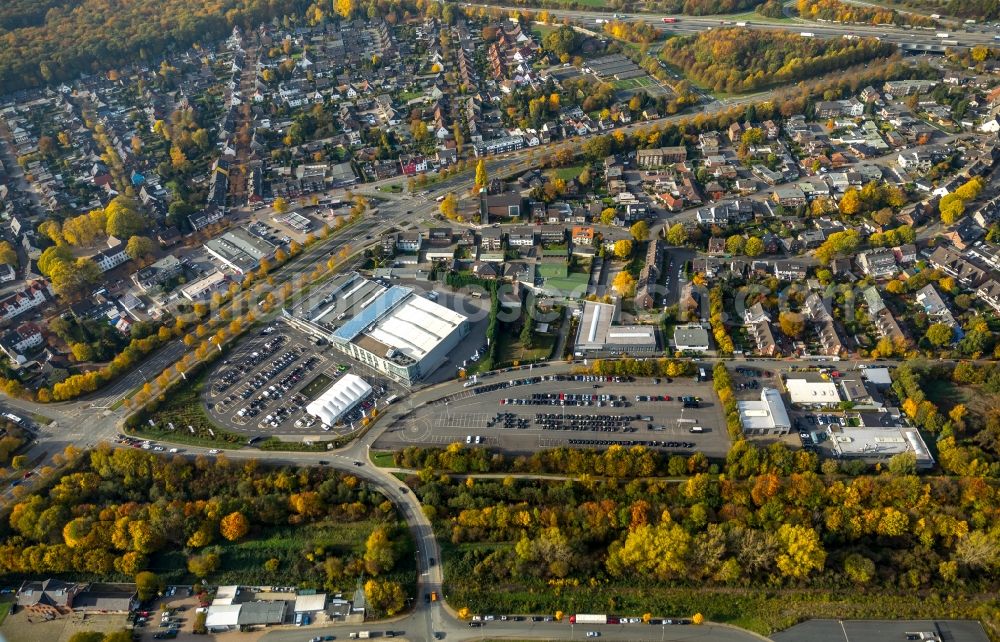 Aerial image Bottrop - Autumnal discolored vegetation view Car dealership building of Brabus GmbH on Brabus-Allee in the district Eigen in Bottrop in the state North Rhine-Westphalia, Germany