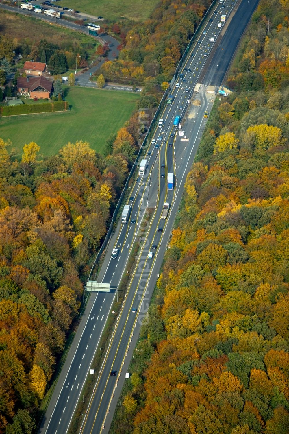 Gladbeck from the bird's eye view: Autumnal discolored vegetation view at the new construction site of the autobahn course of the BAB A2 in Gladbeck in the state North Rhine-Westphalia, Germany