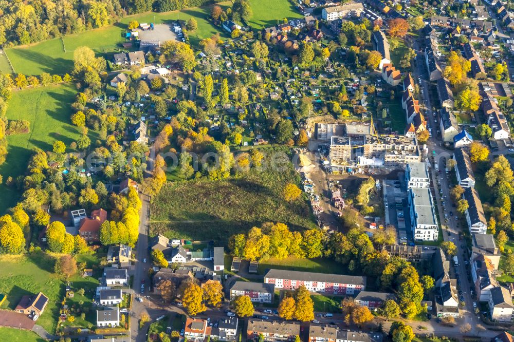 Aerial image Gladbeck - Autumnal discolored vegetation view residential construction site with multi-family housing development- on Bohnekampstrasse in Gladbeck at Ruhrgebiet in the state North Rhine-Westphalia, Germany