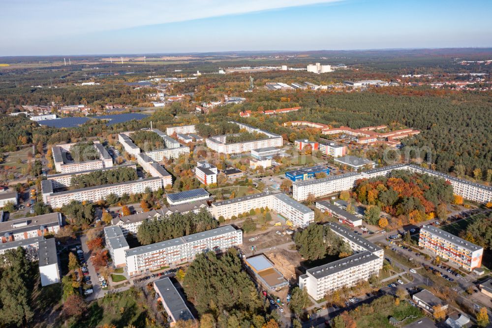 Eberswalde from the bird's eye view: Autumnal discolored vegetation view construction site for the new parking garage Brand Vier in the district Brandenburgisches Viertel in Eberswalde in the state Brandenburg, Germany