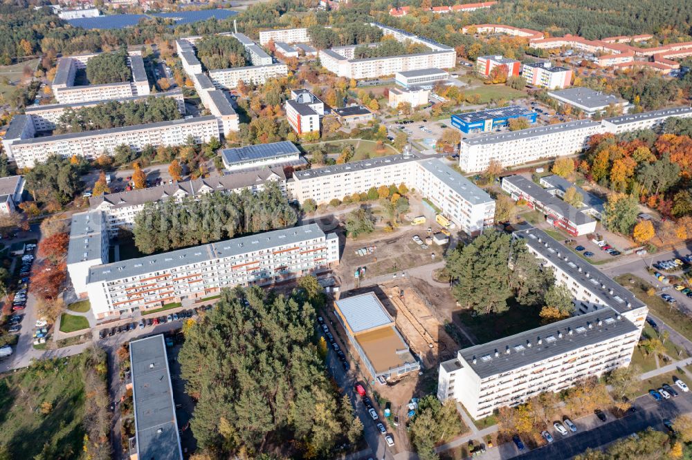 Aerial image Eberswalde - Autumnal discolored vegetation view construction site for the new parking garage Brand Vier in the district Brandenburgisches Viertel in Eberswalde in the state Brandenburg, Germany