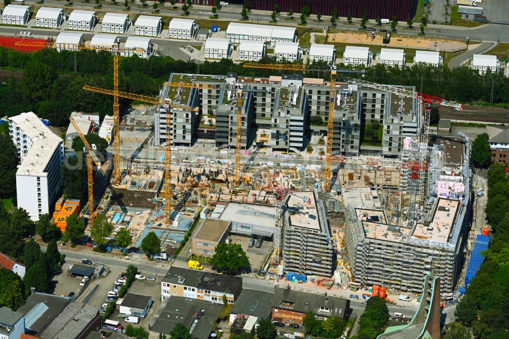 Hamburg from above - Autumnal discolored vegetation view construction site for City Quarters Building on Billhorner Kanalstrasse in the district Rothenburgsort in Hamburg, Germany