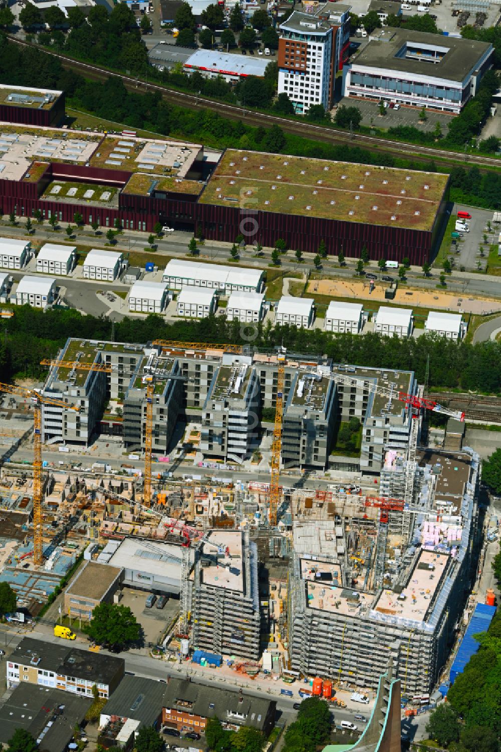 Hamburg from the bird's eye view: Autumnal discolored vegetation view construction site for City Quarters Building on Billhorner Kanalstrasse in the district Rothenburgsort in Hamburg, Germany