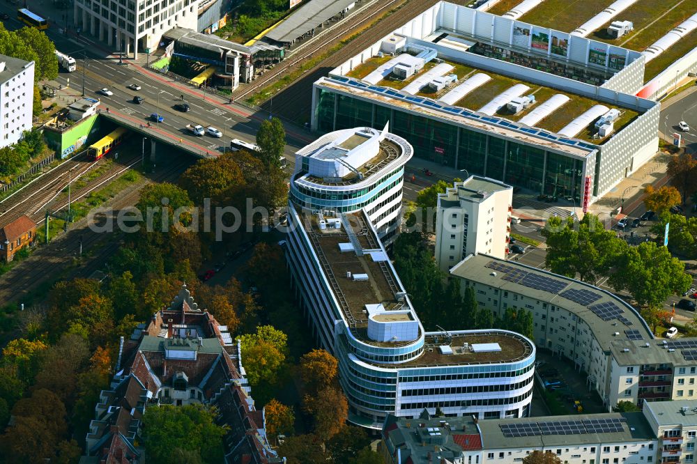 Aerial image Berlin - Autumnal discolored vegetation view office building on Kurfuerstendamm in the district Grunewald in Berlin, Germany