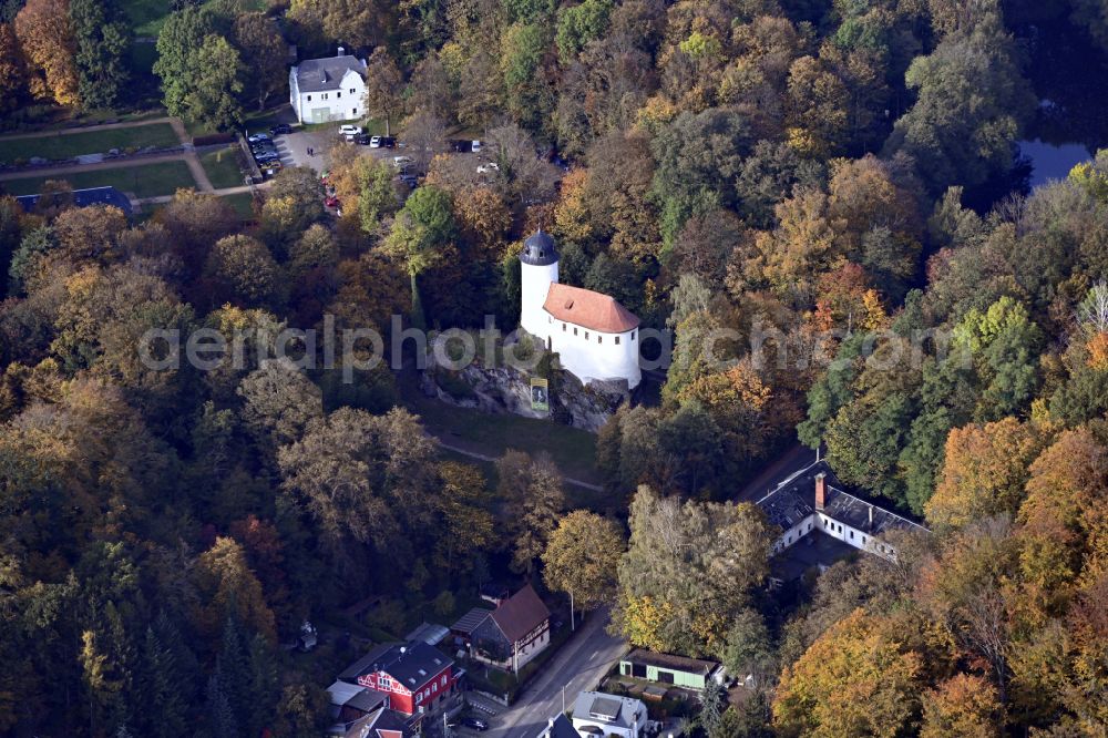 Chemnitz from above - Autumnal discolored vegetation view castle of the fortress Rabenstein on street Oberfrohnaer Strasse in Chemnitz in the state Saxony, Germany