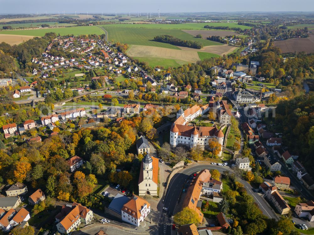 Nossen from the bird's eye view: Autumnal discolored vegetation view castle of Schloss Nossen in Nossen in the state Saxony, Germany