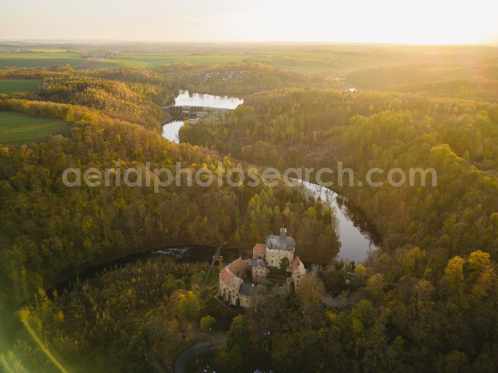 Aerial image Kriebstein - Autumnal discolored vegetation view walls of the castle complex on the plateau on street Kriebsteiner Strasse in Kriebstein in the state Saxony, Germany