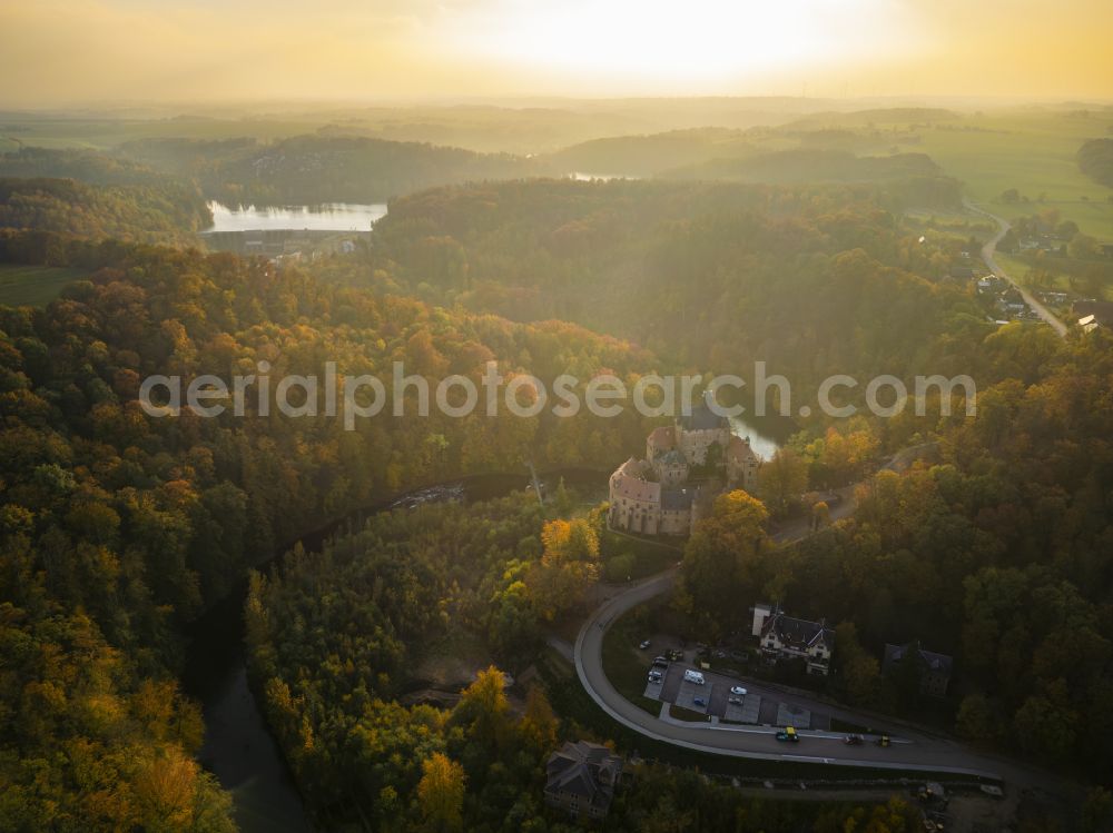 Aerial image Kriebstein - Autumnal discolored vegetation view walls of the castle complex on the plateau on street Kriebsteiner Strasse in Kriebstein in the state Saxony, Germany