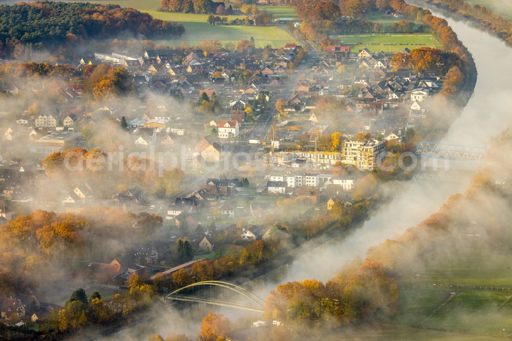 Hamm-Bossendorf from above - Autumnal discolored vegetation view high humidity with haze weather conditions ueber dem Wesel-Datteln-Kanal in Hamm-Bossendorf at Ruhrgebiet in the state North Rhine-Westphalia, Germany