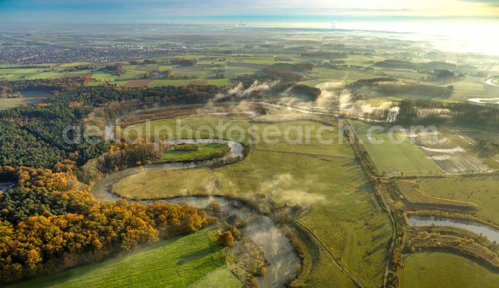 Aerial photograph Ahsen - Autumnal discolored vegetation view high humidity with haze weather conditions on Fluss Lippe in Ahsen at Ruhrgebiet in the state North Rhine-Westphalia, Germany