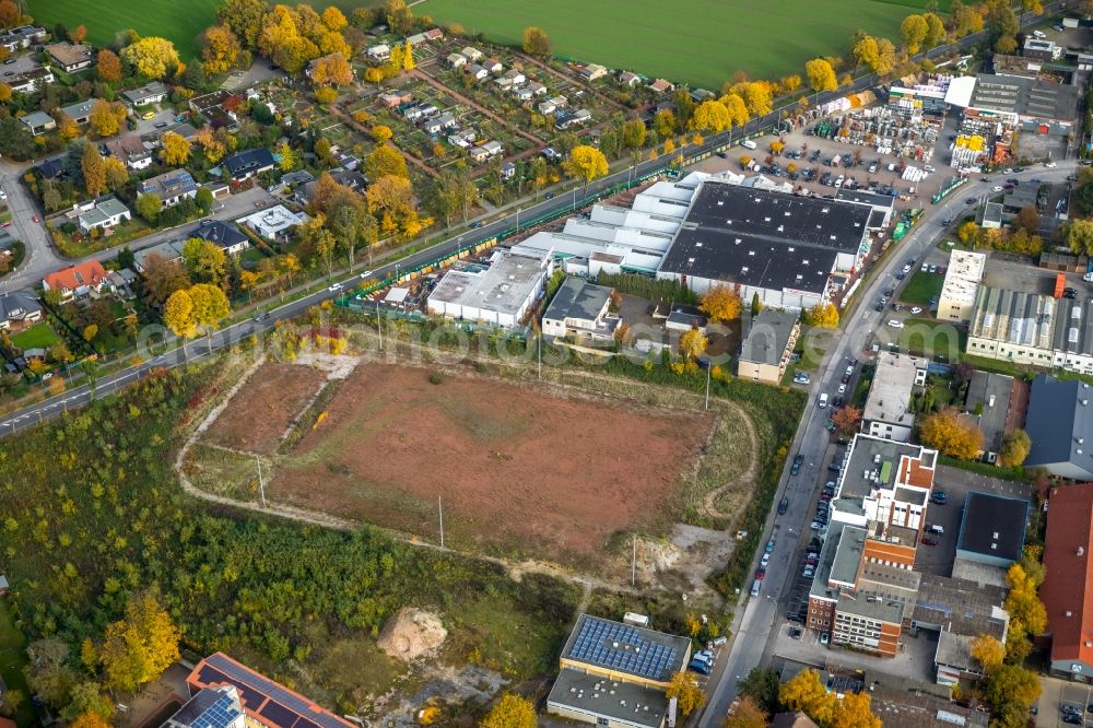 Gladbeck from the bird's eye view: Autumnal discolored vegetation view Former sports field football pitch at Krusenkamp in Gladbeck in the state of North Rhine-Westphalia, Germany