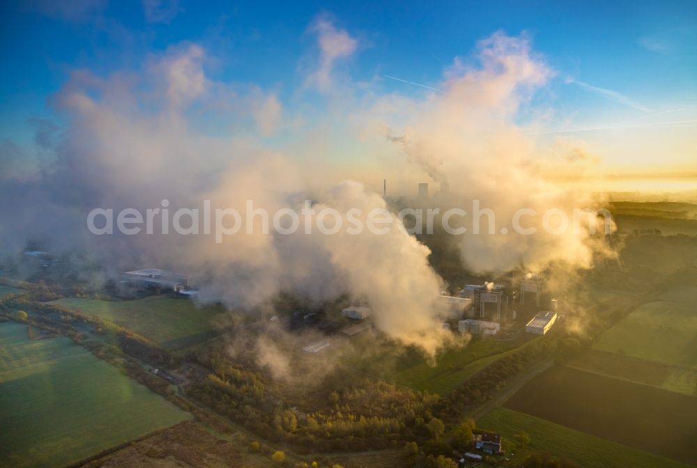 Aerial image Hamm - Autumnal discolored vegetation view company grounds and facilities of Trianel Gasworks Hamm GmbH & Co.KG. in Hamm in the state of North Rhine-Westphalia