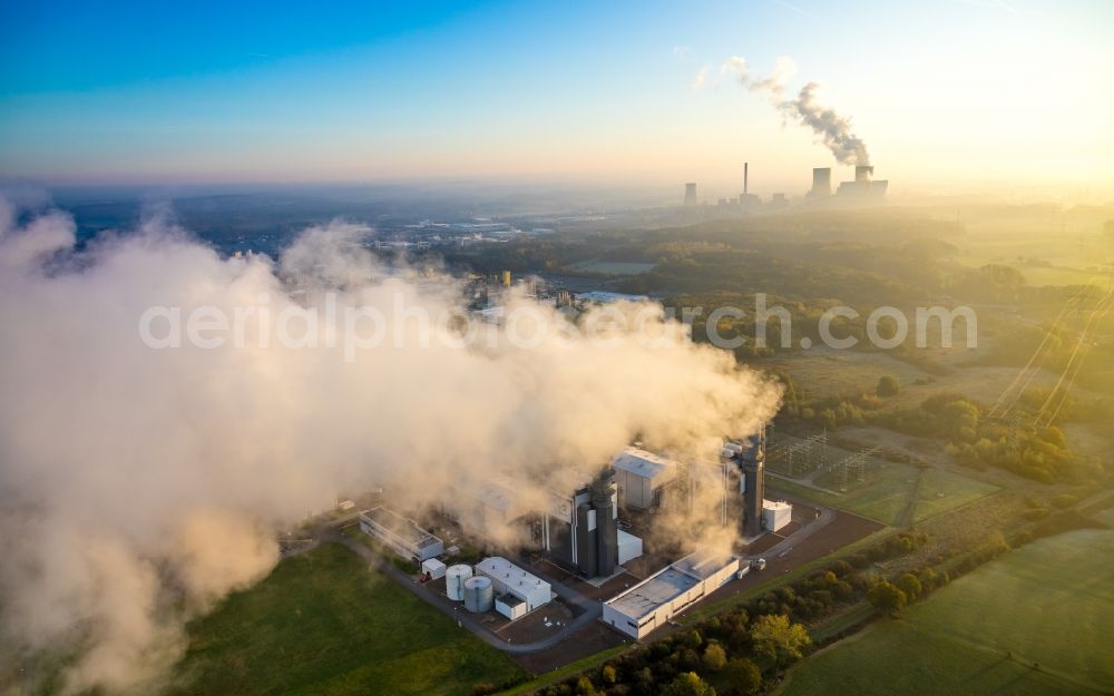 Aerial photograph Hamm - Autumnal discolored vegetation view company grounds and facilities of Trianel Gasworks Hamm GmbH & Co.KG. in Hamm in the state of North Rhine-Westphalia