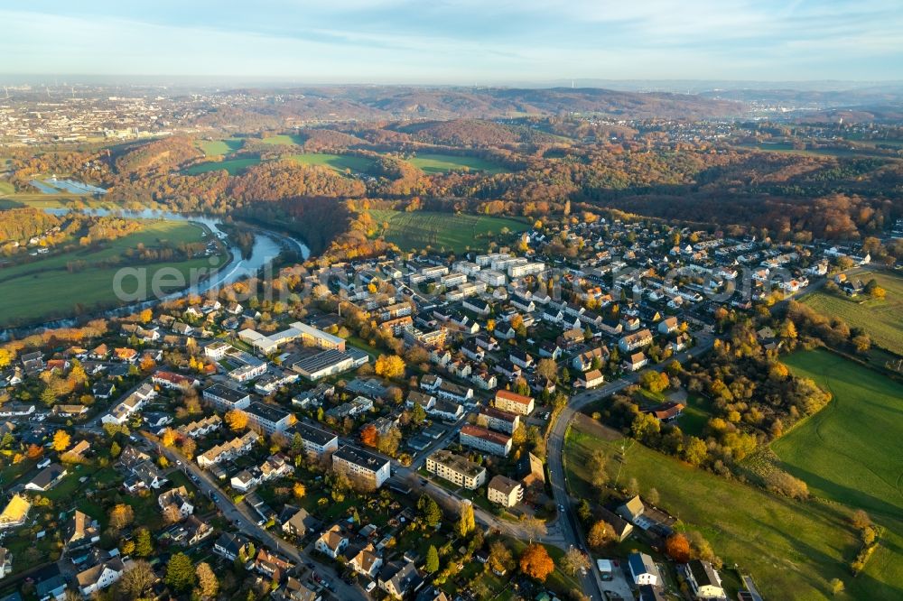 Herbede from above - Autumnal discolored vegetation view roof on the building of the sports hall Horst-Schwartz-Sporthalle in Herbede in the state North Rhine-Westphalia, Germany