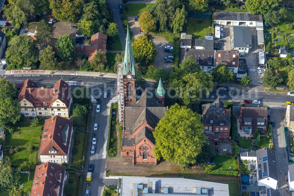 Bochum from above - Autumnal discolored vegetation view church building Petrikirche on street Wiemelhauser Strasse in the district Wiemelhausen in Bochum at Ruhrgebiet in the state North Rhine-Westphalia, Germany