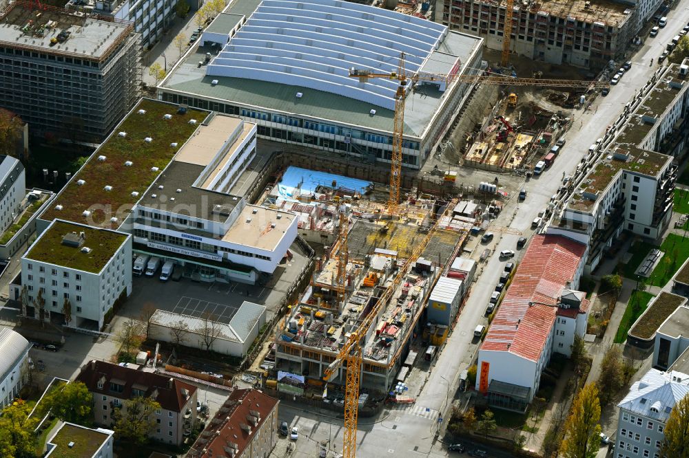 Aerial photograph München - Autumnal discolored vegetation view construction site to build a new office and commercial building FABRIK office in Munich in the state Bavaria, Germany