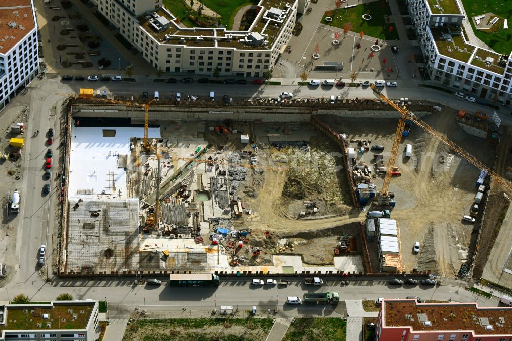 München from the bird's eye view: Autumnal discolored vegetation view construction site to build a new multi-family residential complex Patio PASING on street Berduxstrasse - Hermine-von-Parish-Strasse in the district Pasing-Obermenzing in Munich in the state Bavaria, Germany