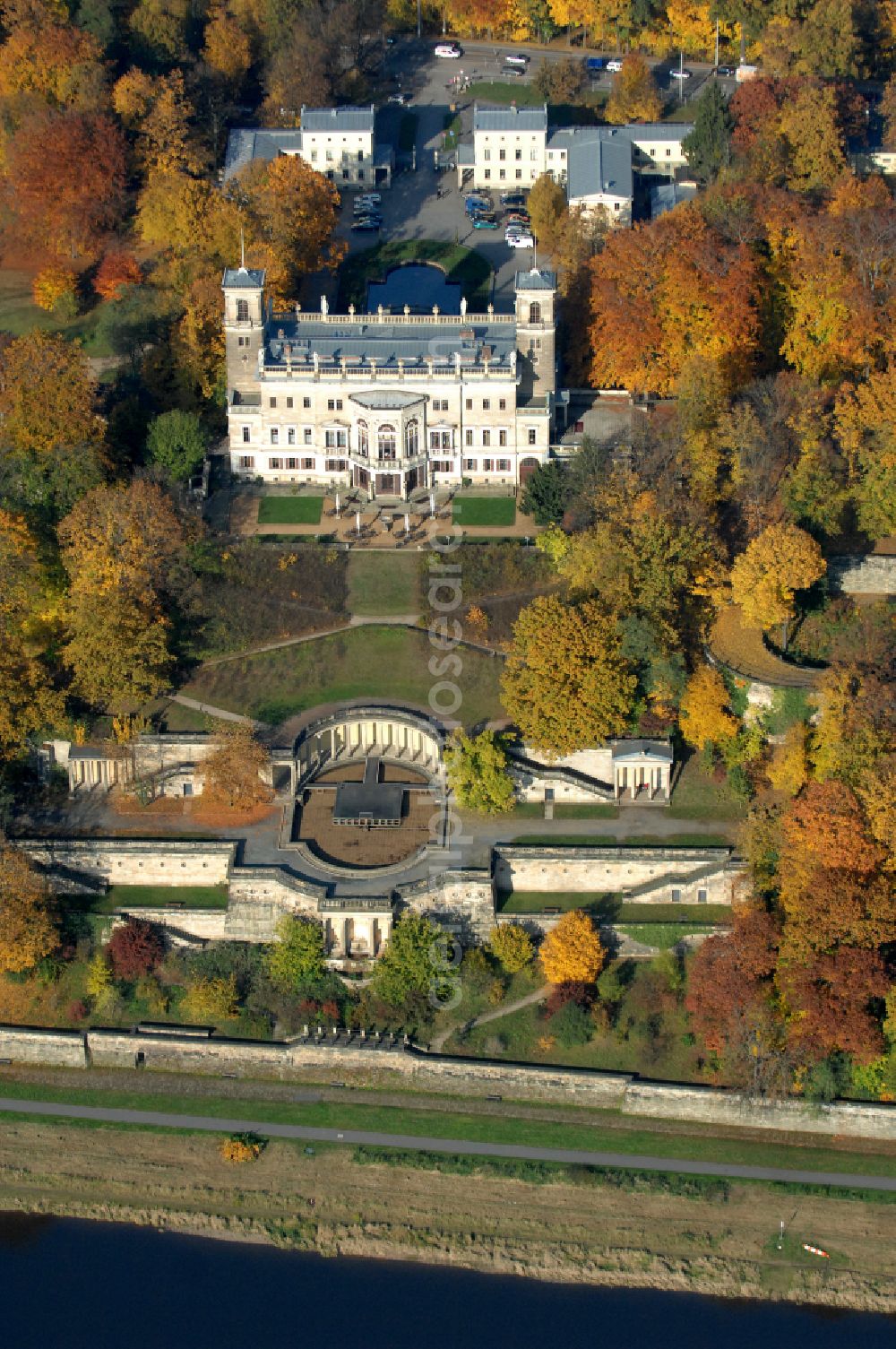 Dresden from the bird's eye view: Autumnal discolored vegetation view palace of Albrechtsberg Castle on Bautzner Strasse in the Loschwitz district of Dresden in the state of Saxony, Germany