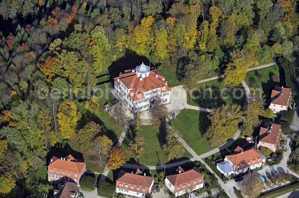 Aerial photograph Hechingen - Autumnal discolored vegetation view palace Lindich in Hechingen in the state Baden-Wuerttemberg, Germany