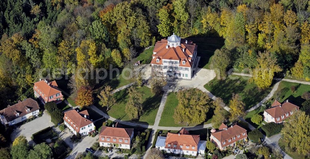 Hechingen from the bird's eye view: Autumnal discolored vegetation view palace Lindich in Hechingen in the state Baden-Wuerttemberg, Germany