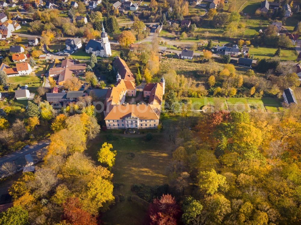 Aerial image Dippoldiswalde - Autumnal discolored vegetation view reichstaedt Castle is located in the center of Reichstaedt, a district of Dippoldiswalde in the state of Saxony, Germany