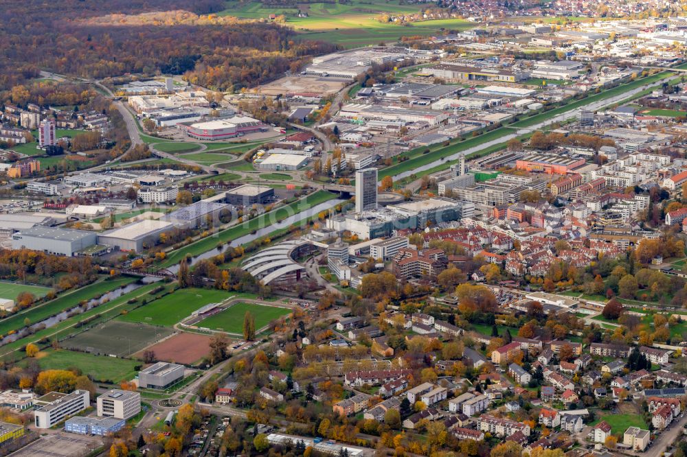 Aerial image Offenburg - Autumnal discolored vegetation view swimming pool of the Freizeitbad Stegermatt in Offenburg in the state Baden-Wurttemberg, Germany