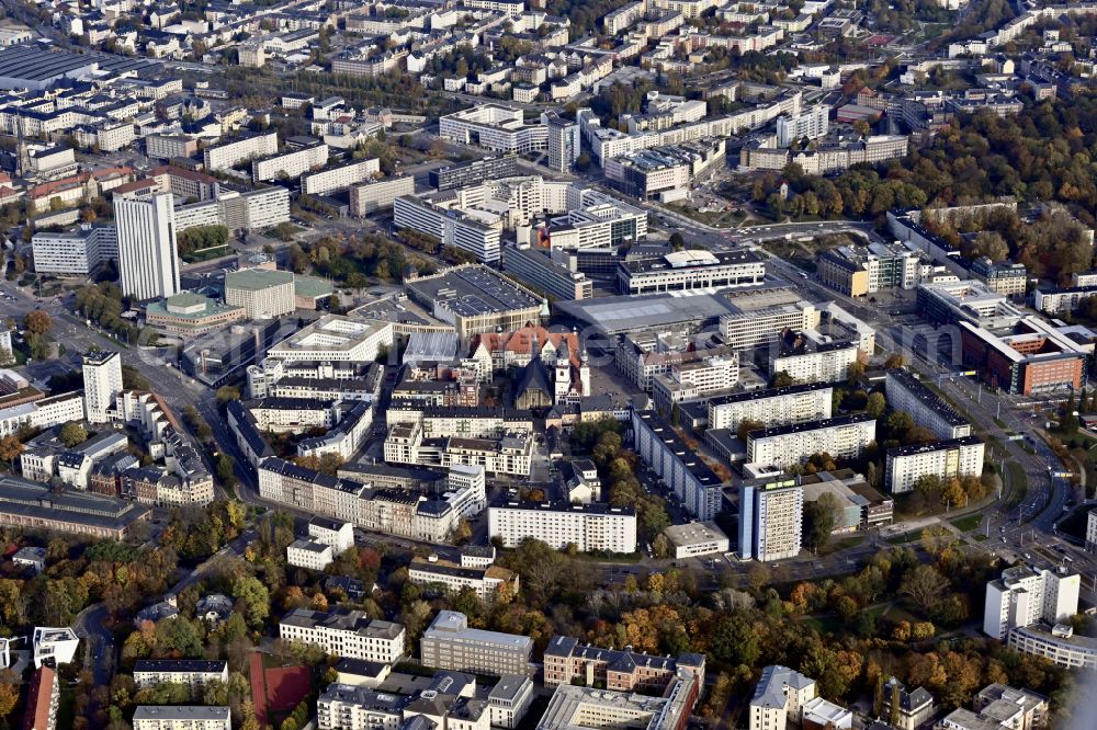 Aerial image Chemnitz - Autumnal discolored vegetation view city view on down town on street Markt in Chemnitz in the state Saxony, Germany