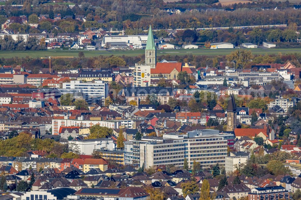 Hamm from above - Autumnal discolored vegetation view city view on down town in Hamm at Ruhrgebiet in the state North Rhine-Westphalia, Germany