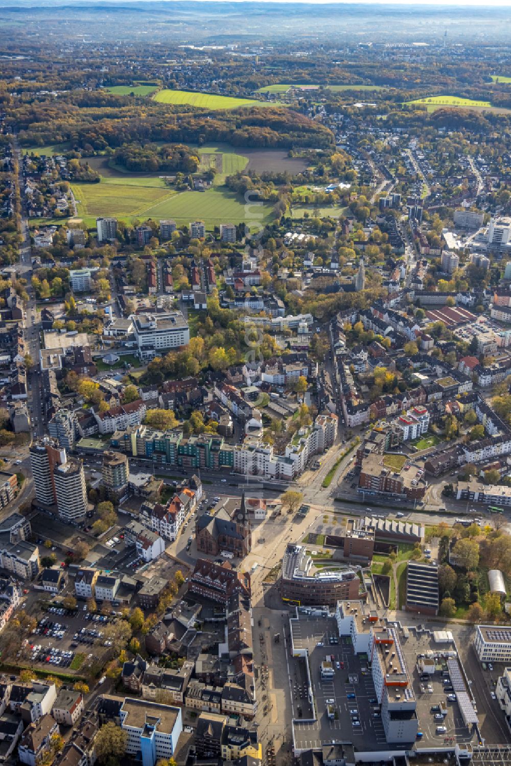 Herne from above - Autumnal discolored vegetation view city view on down town in Herne at Ruhrgebiet in the state North Rhine-Westphalia, Germany