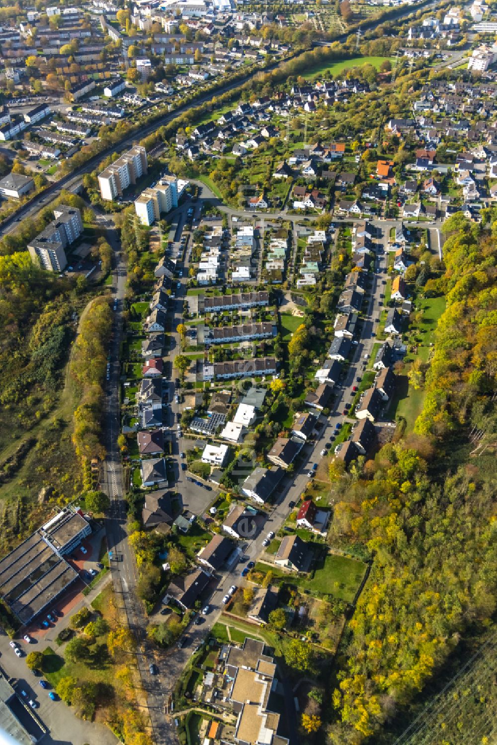 Aerial image Hagen - Autumnal discolored vegetation view outskirts residential on street Im Kirchenberg in Hohenlimburg at Ruhrgebiet in the state North Rhine-Westphalia, Germany