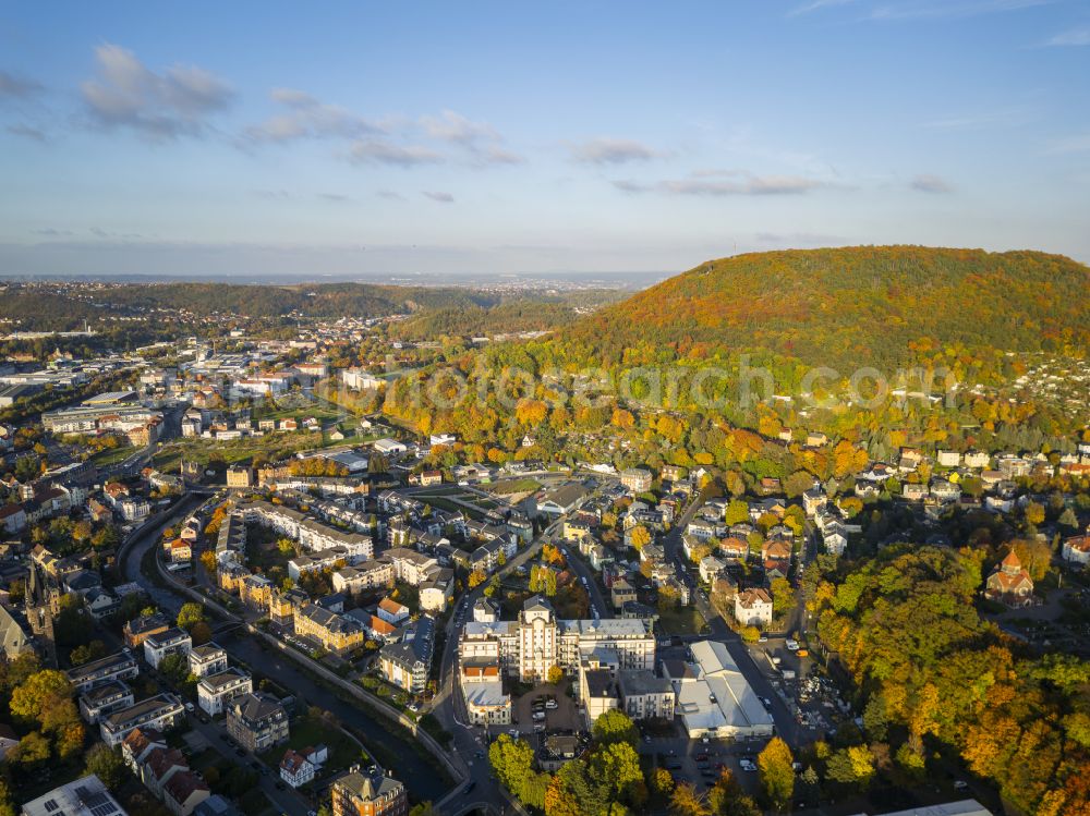 Freital from the bird's eye view: Autumnal discolored vegetation view the city center in the downtown area in Freital in the state Saxony, Germany