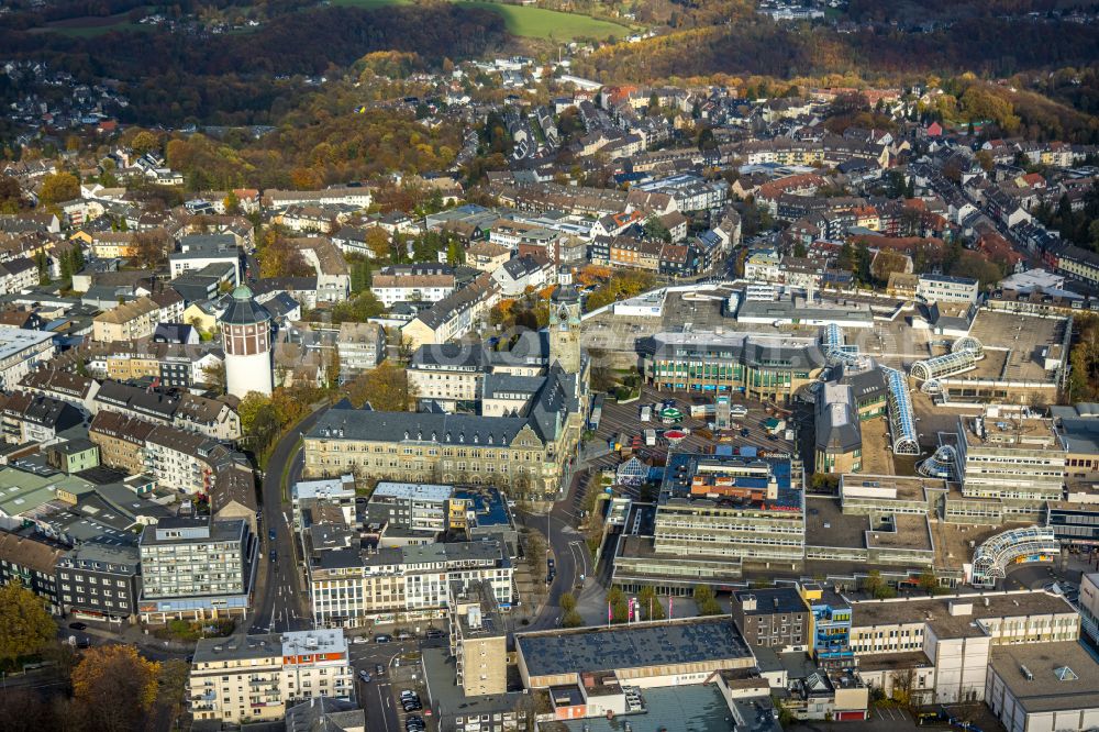 Aerial photograph Remscheid - Autumnal discolored vegetation view the city center in the downtown area in Remscheid in the state North Rhine-Westphalia, Germany