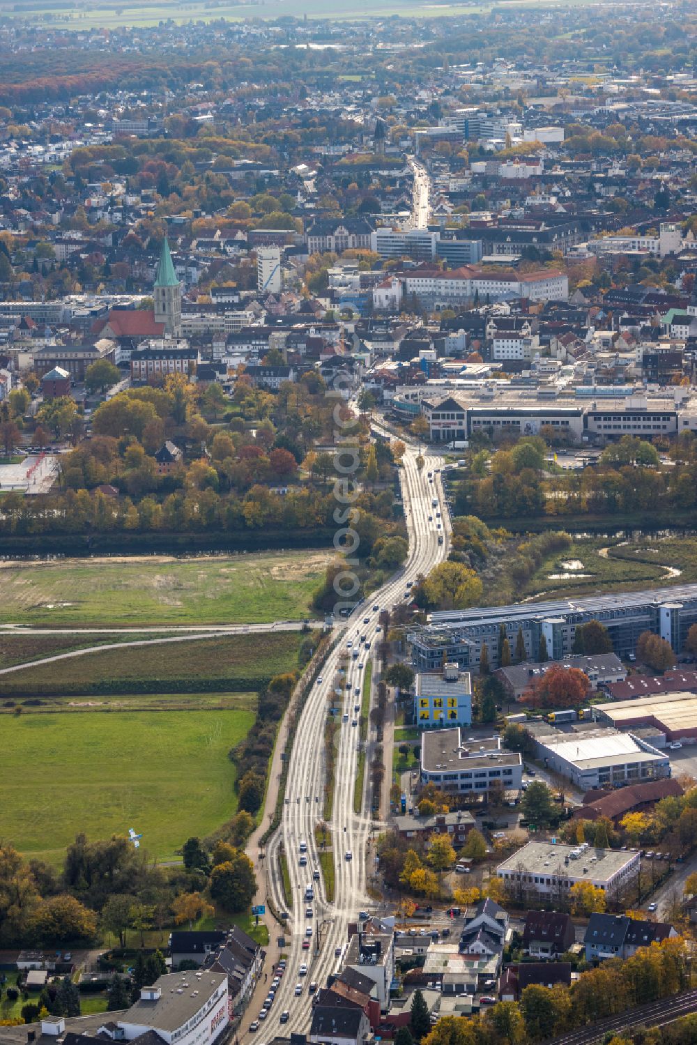 Aerial image Hamm - Autumnal discolored vegetation view Route of the Munsterstrasse in the district of Heessen in Hamm in the Ruhr area in the state of North Rhine-Westphalia, Germany