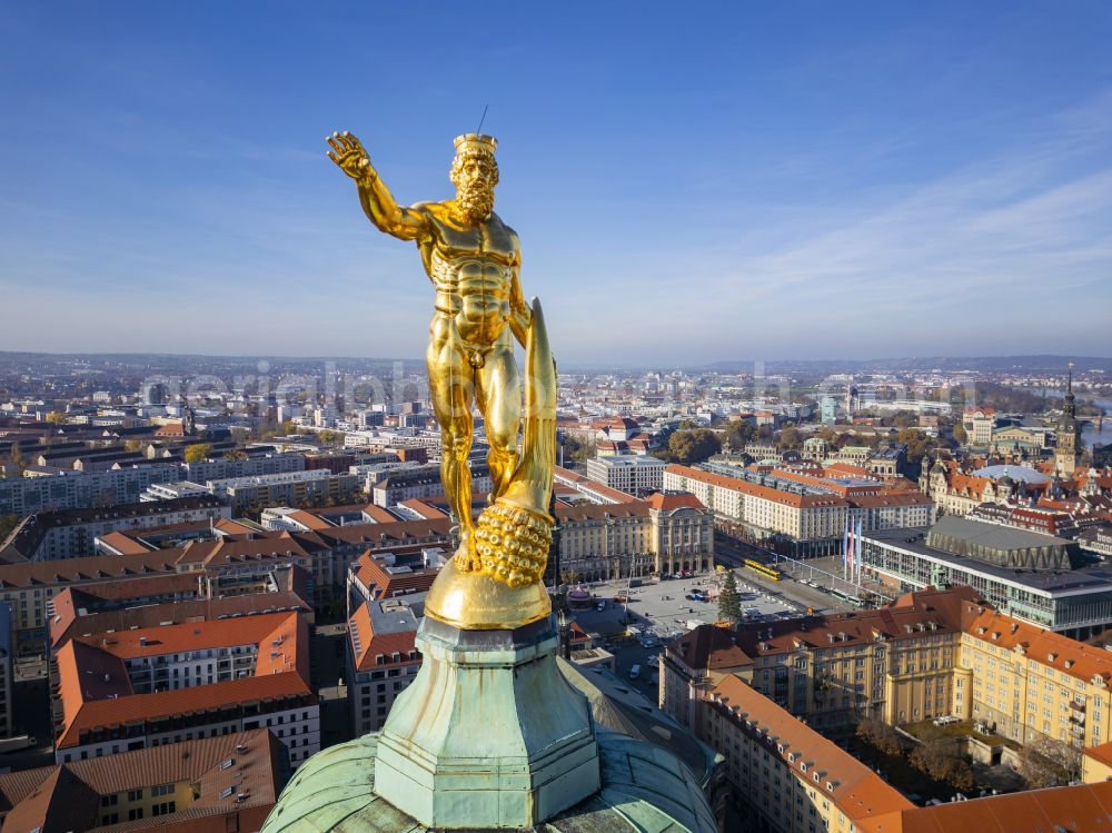 Dresden from the bird's eye view: Night lights and lighting Night lights and lighting New Town Hall of the Dresden city administration on Doktor-Kuelz-Ring in Dresden in the federal state of Saxony. The Golden Town Hall Man is a sculpture on the tower of the New Town Hall