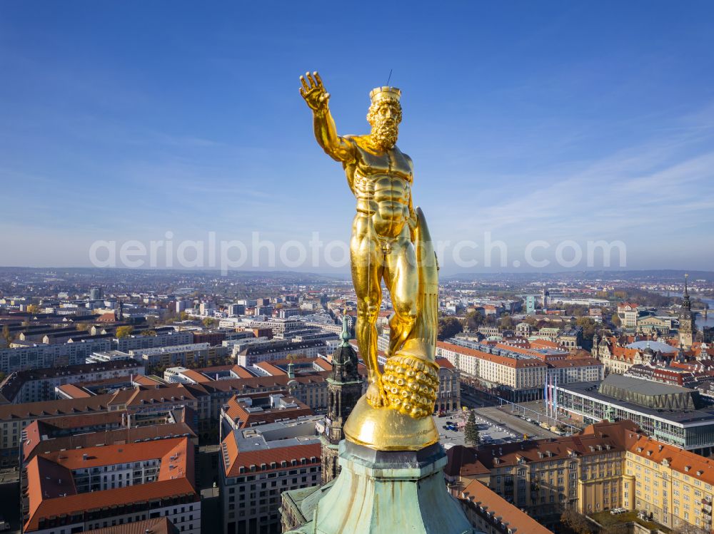 Dresden from the bird's eye view: Night lights and lighting Night lights and lighting New Town Hall of the Dresden city administration on Doktor-Kuelz-Ring in Dresden in the federal state of Saxony. The Golden Town Hall Man is a sculpture on the tower of the New Town Hall