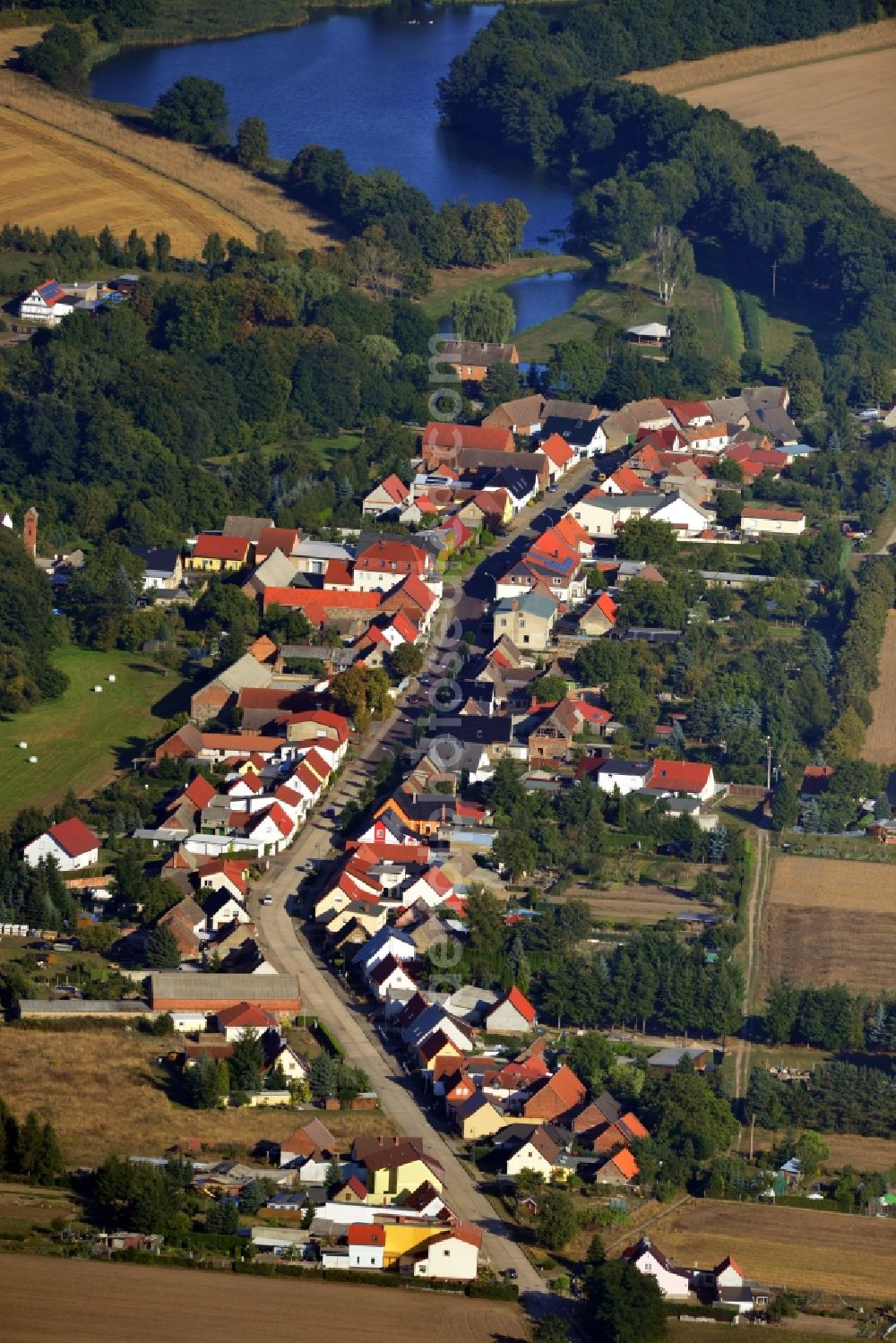 Aerial photograph Möckern OT Hohenziatz - View of the Hermann-Matern-Strasse in the district of Hohenziatz in Moeckern in the state of Saxony-Anhalt