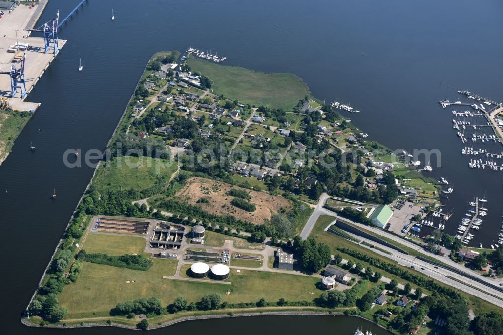 Aerial image Lübeck - Island Herreninsel and road tunnels of federal highway B104 on the banks of the river course of the River Trave in Luebeck in Schleswig-Holstein