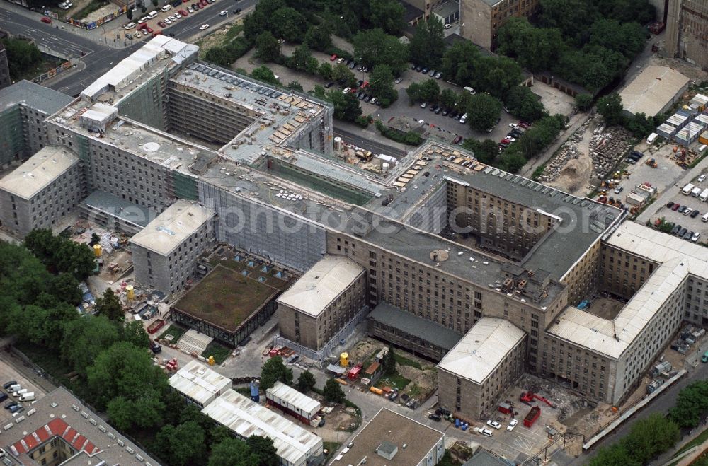 Aerial image Berlin Mitte - Federal Ministry of Finance, former Reich Air Transport Ministry / Ministry of Aviation and after the House of Ministeries of the GDR, in the Detlev-Rohwedder Building