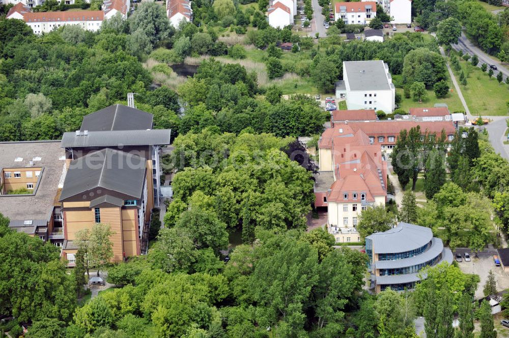 Aerial image Bernau - Blick auf das Evangelisch-Freikirchliche Krankenhaus und Herzzentrum in Bernau bei Berlin. Die moderne Herzklinik entstand 1998 aus dem Zusammenschluss verschiedener Krankenhäuser aus Bernau und Buch. Träger ist die Immanuel Diakonie Group. View to the Evangelisch-Freikirchliche Krankenhaus und Herzzentrum in Bernau near Berlin. The modern cardiology clinic was built in 1998 as an combination from different hospital from Bernau and Buch. Provider is the Immanuel Diakonie Group.