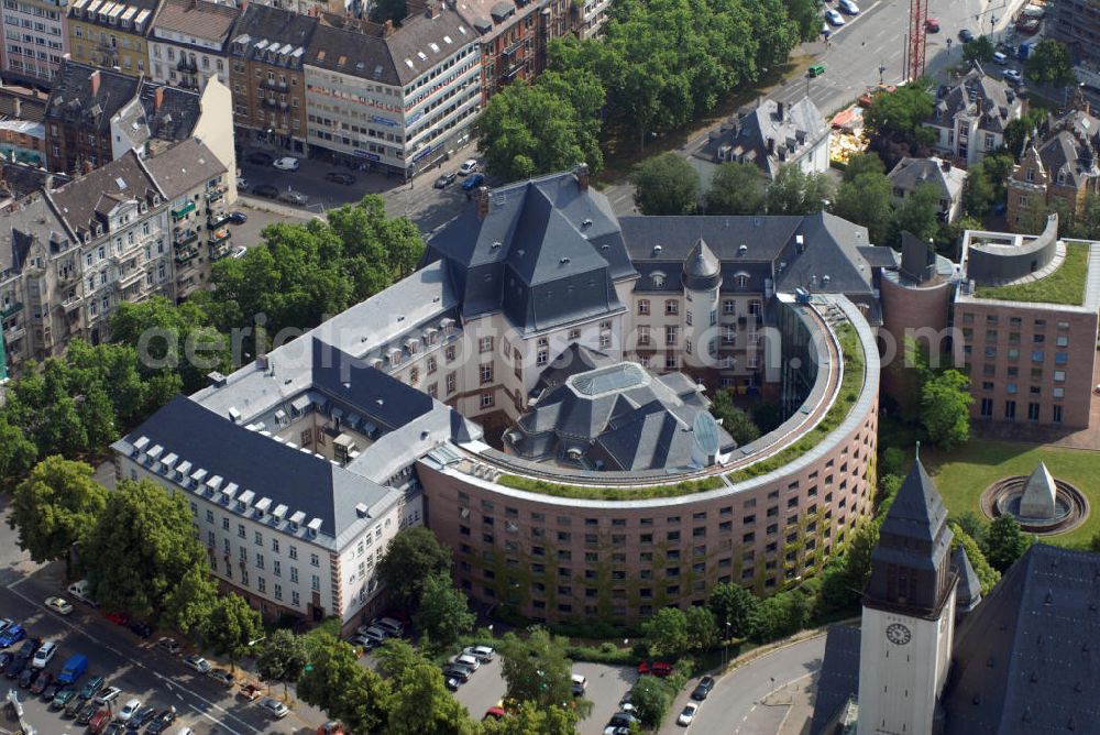 Aerial image Wiesbaden - Blick auf das ehem. Landeshaus Wiesbaden und heutiger Sitz des Hessisches Ministerium für Wirtschaft, Verkehr und Landesentwicklung. Das Landeshaus in Wiesbaden ist ein 1903 bis 1907 von Friedrich Werz und Paul Huber errichtetes neobarockes Bauwerk. Im Landeshaus saßen seit Sommer 1934 die Schreibtischtäter der Euthanasie, das Amt für Erb- und Rassenpflege. Seit 1949 ist hier das Hessische Ministerium für Wirtschaft, Verkehr und Landesentwicklung beherbergt. Kontakt: Kaiser-Friedrich-Ring 75, 65185 Wiesbaden, Tel.: 0611-815-0, Fax: 0611-815-2225, poststelle@hmwvl.hessen.de