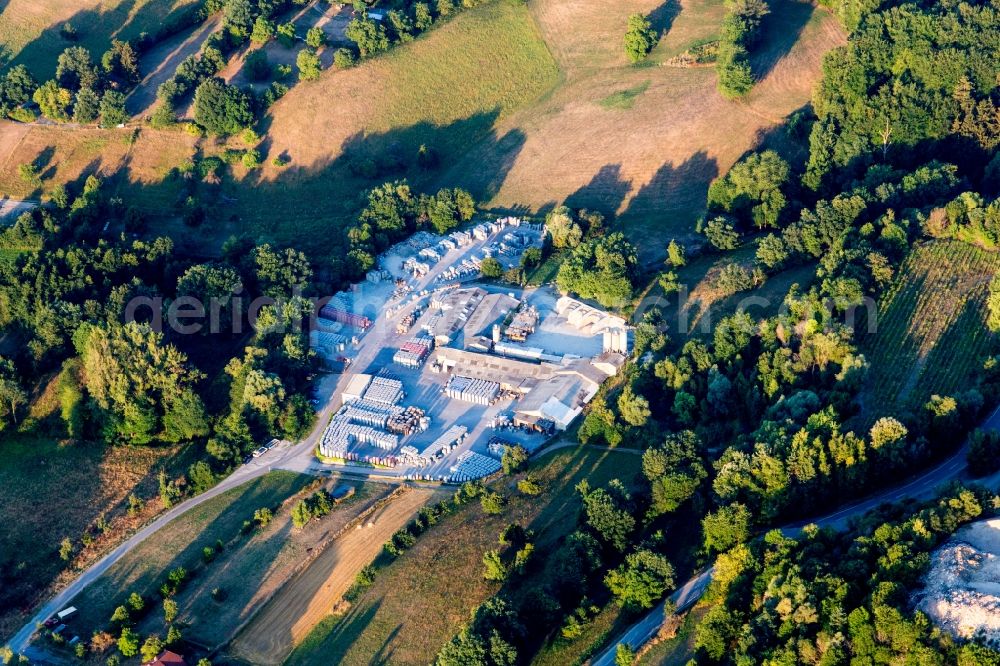 Erlenbach from above - Mixed concrete and building materials factory of HEUS-Betonwerke Lorsch GmbH factory Erlenbach in Erlenbach in the state Hesse, Germany