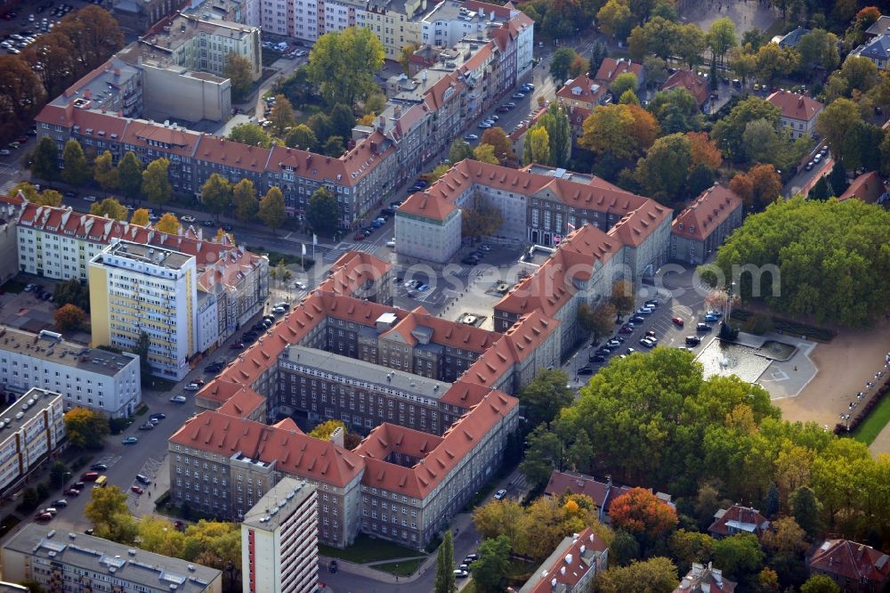 Aerial image Stettin - View onto the present townhall of Stettinwith the park Jesna Blonia. Formerly the townhall was as land house office of the province Pomerania. Behind the townhall the Jesna Blonia (Pale Meadow) is located