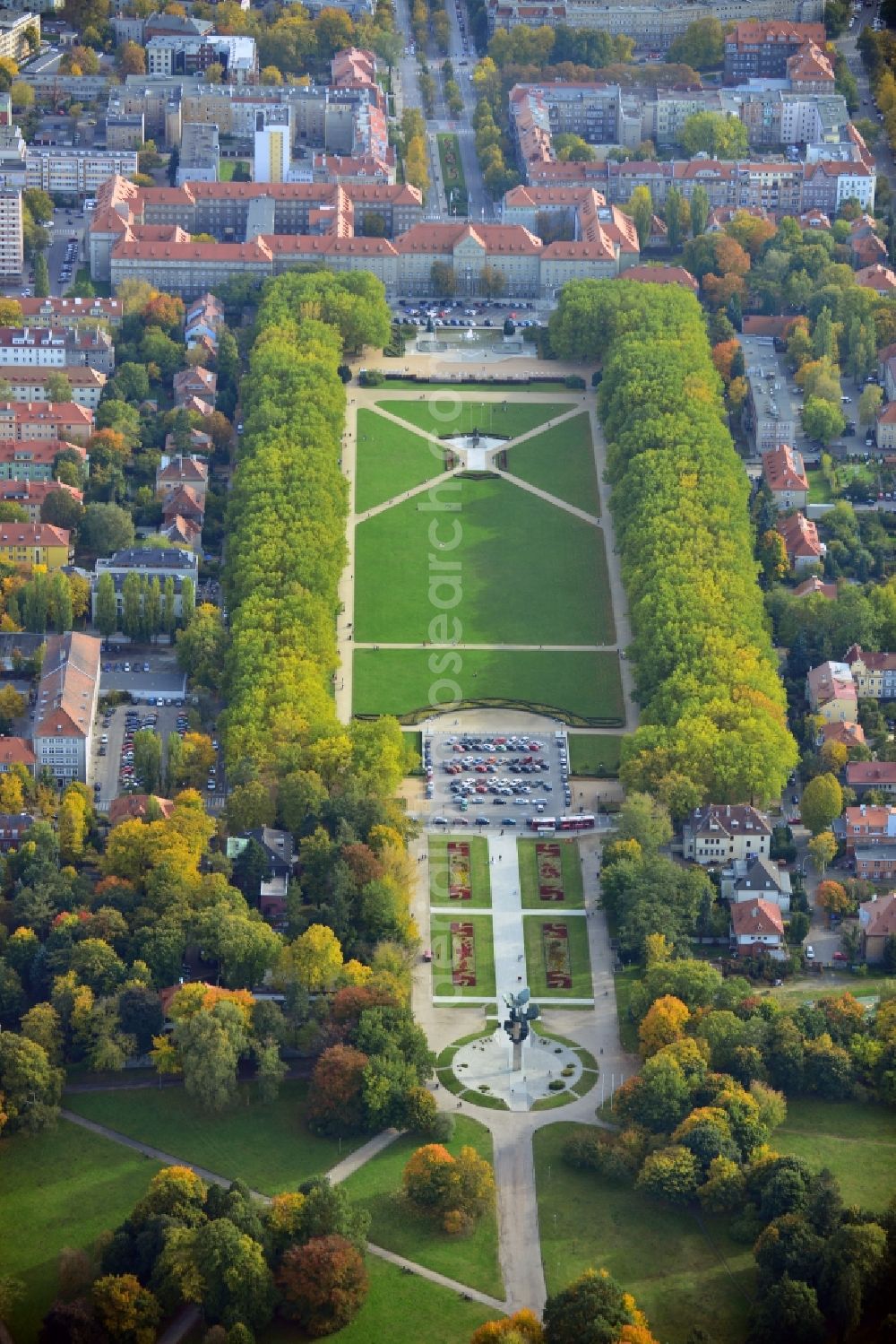 Aerial photograph Stettin - View onto the present townhall of Stettinwith the park Jesna Blonia. Formerly the townhall was as land house office of the province Pomerania. Behind the townhall the Jesna Blonia (Pale Meadow) is located