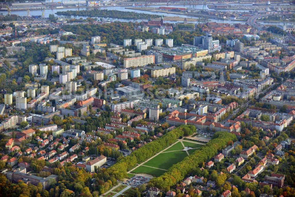 Aerial image Stettin - View onto the present townhall of Stettinwith the park Jesna Blonia. Formerly the townhall was as land house office of the province Pomerania. Behind the townhall the Jesna Blonia (Pale Meadow) is located