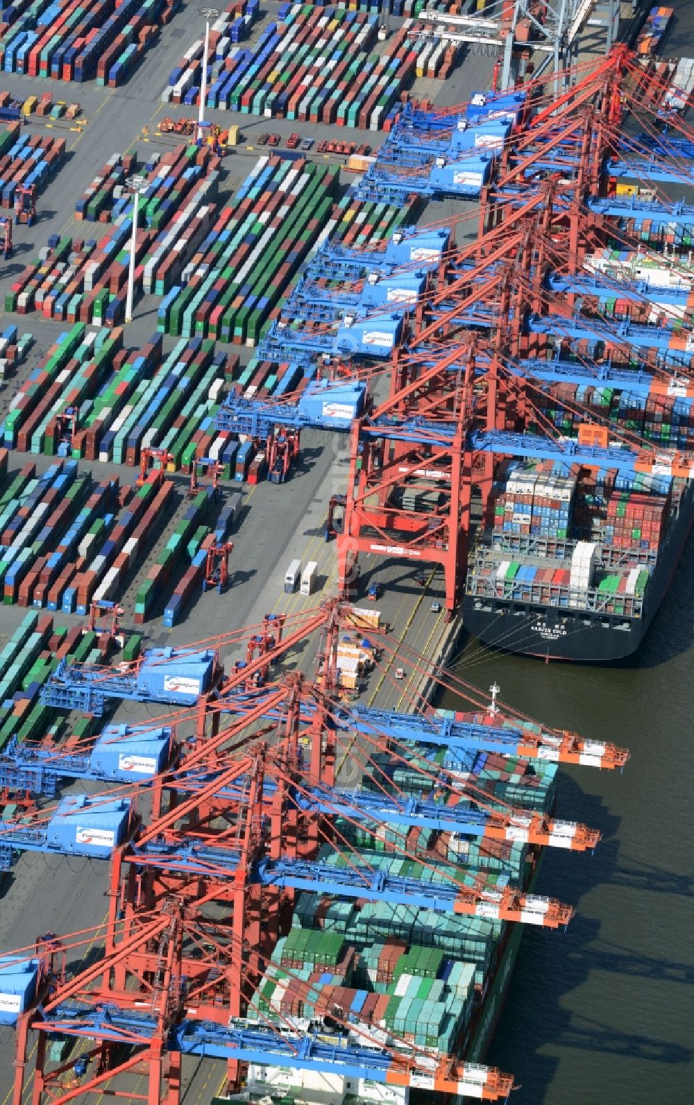 Hamburg from the bird's eye view: EUROGATE Container Terminal Hamburg at the port of Hamburg