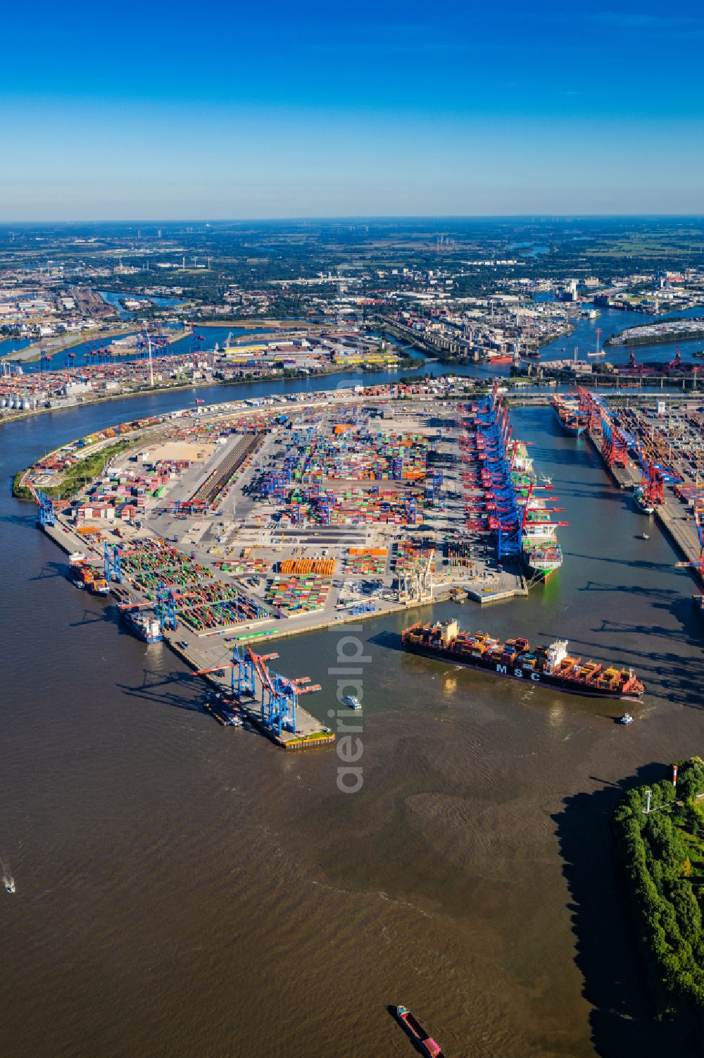 Hamburg from the bird's eye view: HHLA Logistics Container Terminal at the port Waltershofer Hafen in Hamburg