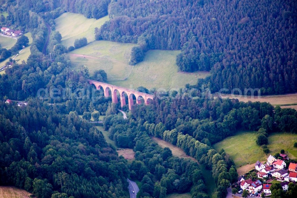 Aerial image Erbach - Viaduct of the railway bridge structure to route the railway tracks in the district Ebersberg in Erbach in the state Hesse, Germany