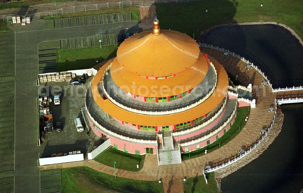 Aerial photograph Hohen Neuendorf / Brandenburg - Himmelspagode (größtes europäisches Chinarestaurant) an der Oranienburger Straße 3 in 16540 Hohen Neuendorf. (Tel.: 03303-21270)