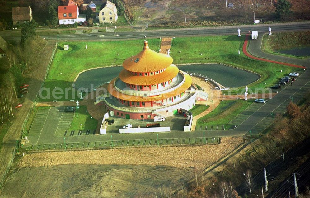 Hohen Neuendorf / Brandenburg from the bird's eye view: Himmelspagode (größtes europäisches Chinarestaurant) an der Oranienburger Straße 3 in 16540 Hohen Neuendorf. (Tel.: 03303-21270)